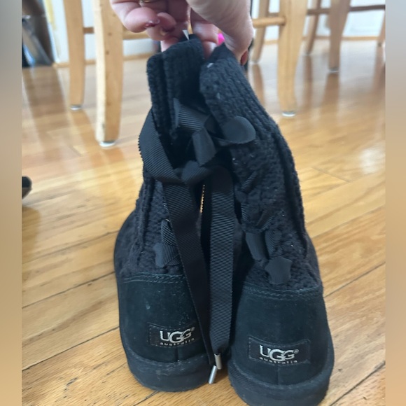 Authentic Ugg cable knit boots with ties on back - Picture 4 of 5